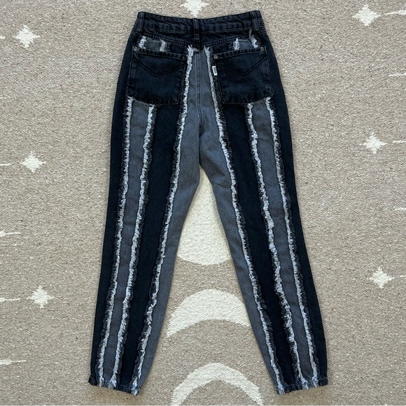 The Ragged Priest Vertical Frayed Black & Gray High Waisted Mom Jeans Size 26 - Picture 9 of 14